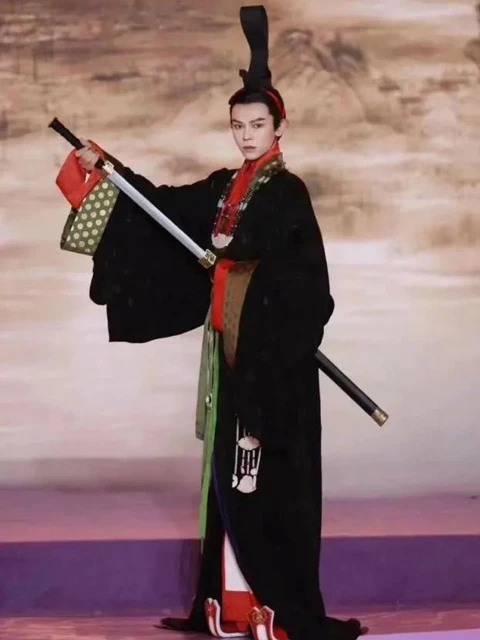 Unveiling the Traditional Hanfu Warring States Robe-7