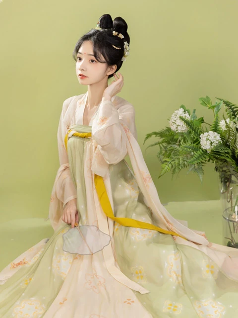 Discovering 8 Hanfu Color Styles: Timeless Elegance in Traditional Dress-23