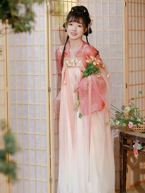 Discovering 8 Hanfu Color Styles: Timeless Elegance in Traditional Dress-15