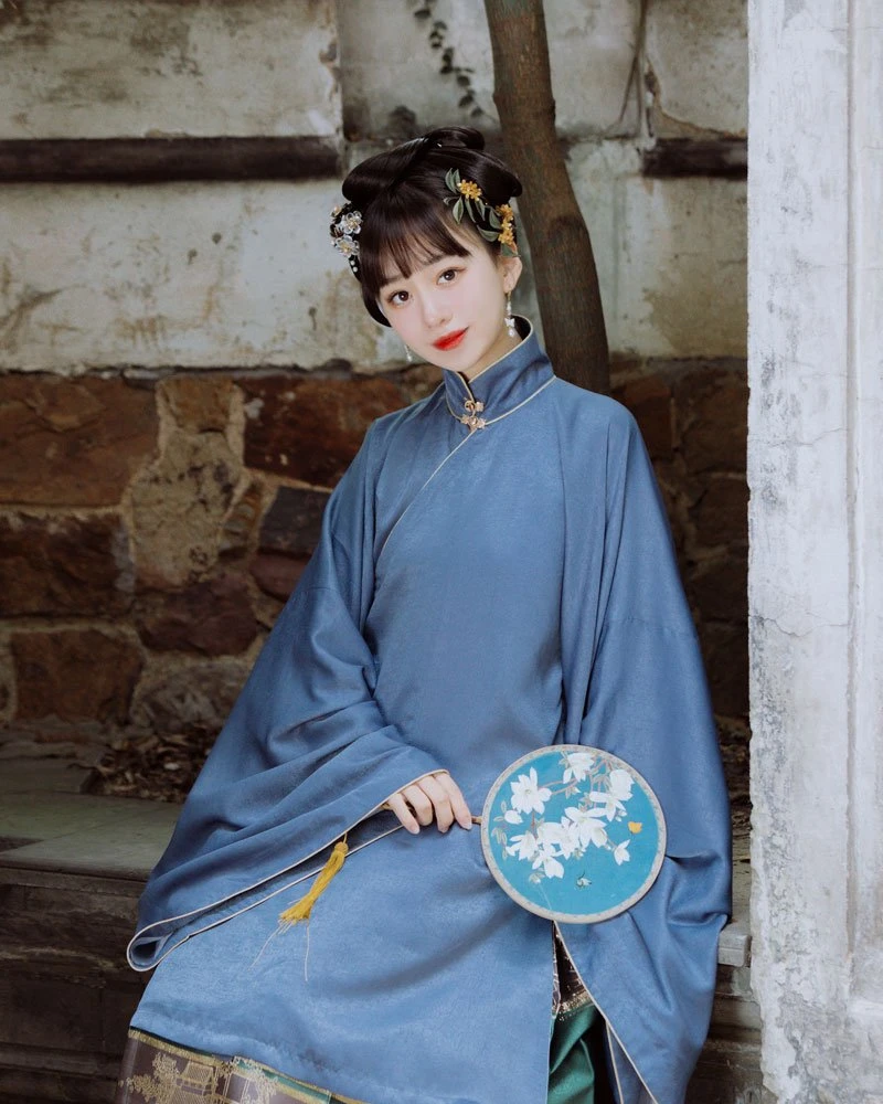 The Application of Annual Popular Color in Hanfu -- Classic Blue-21