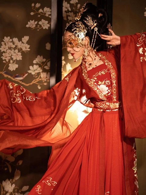 12 Most Beautiful Traditional Chinese Wedding Dresses-17