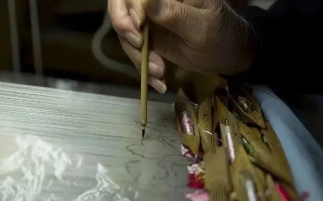 Chinese Traditional Silk Artwork - Kesi Weaving Technique-14