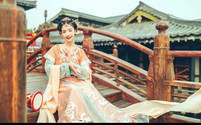 Different Kinds of Sleeves in Hanfu-12