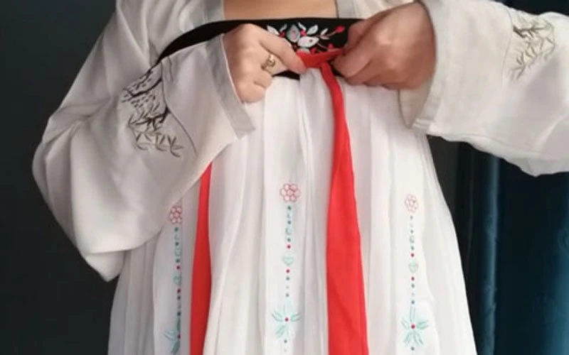 How to Wear Chest Ruqun Hanfu-8