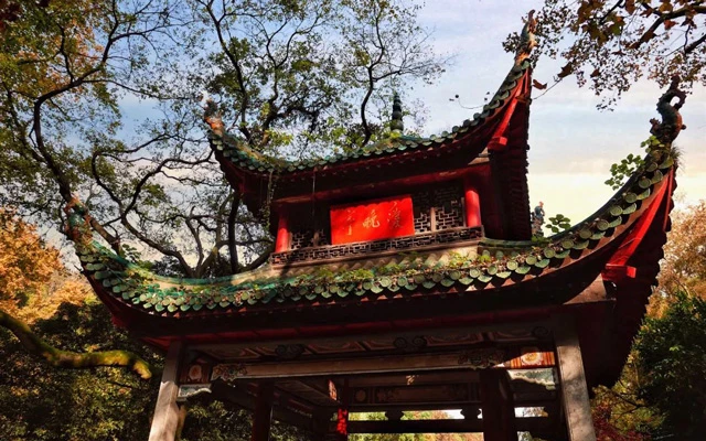 The Timeless Charm of Traditional Chinese Pavilions: Exploring the History and Iconic Examples-2