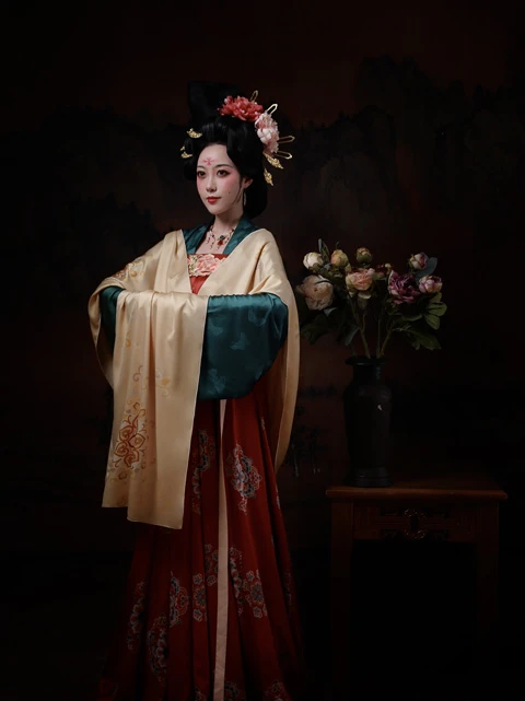 4 Restored Hanfu Styles Take You to the Extreme Aesthetics of the Ancients-6