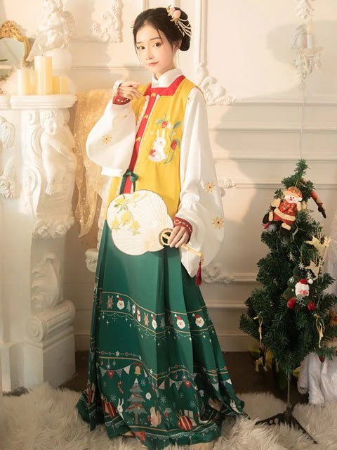 4 Sets Hanfu for Christmas That'll Make You Special-9