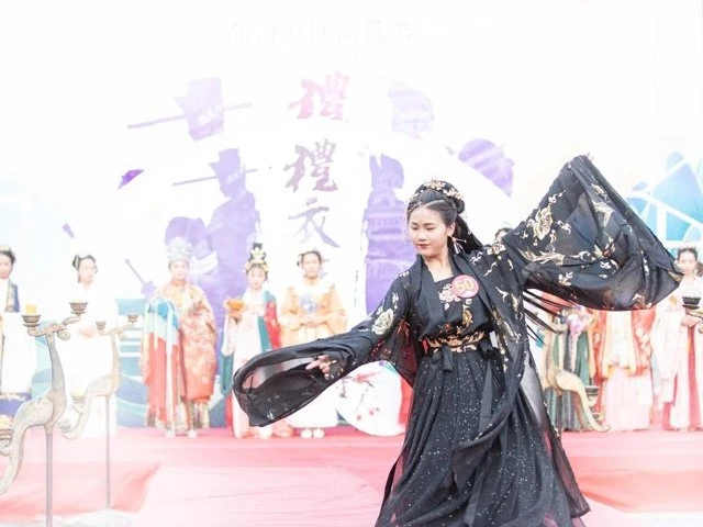 2020 Li Yi Hua Xia Hanfu Supermodel Competition-26