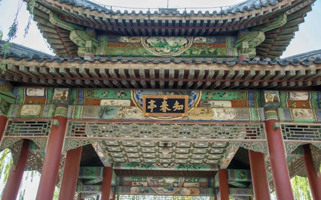 The Timeless Charm of Traditional Chinese Pavilions: Exploring the History and Iconic Examples-3