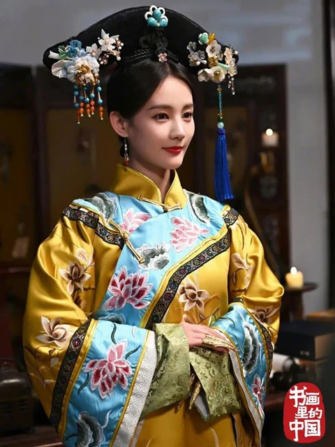 New Trend of Celebrities' Traditional Costume Styling-27