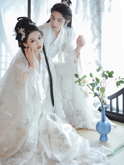 10 Latest Sets of Sweet Chinese Hanfu for Lovers-8