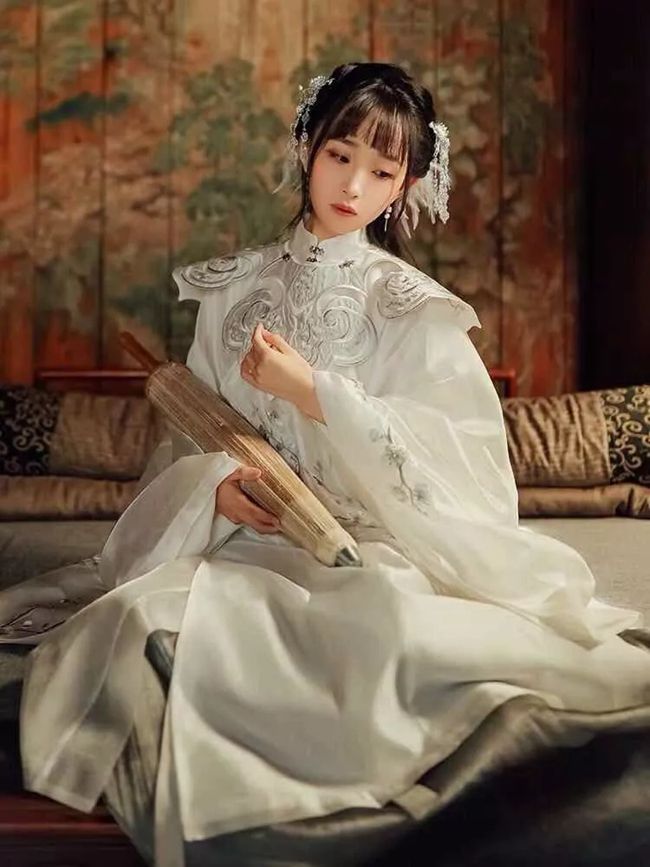 Combination of Traditional Hanfu and Western Elements 2020-2