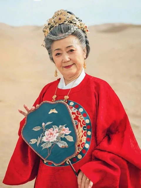 Traditional Hanfu Equally Suitable for Seniors-2