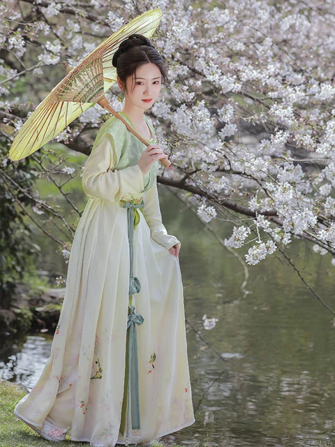 8 Different Styles of Tang Style Hanfu for Girls-21