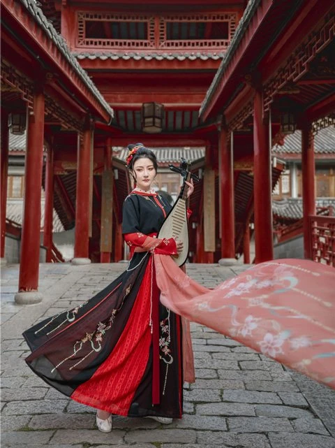 The Classic Color Scheme in Chinese Costume - Red & Black-6