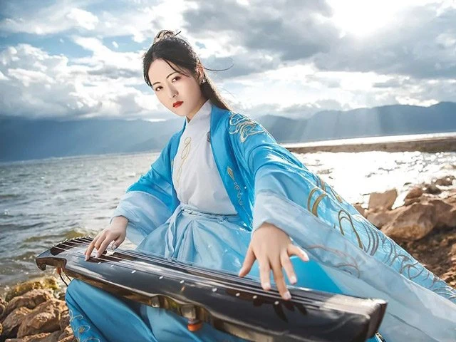 How Beautiful is Blue Hanfu in Traditional Chinese Hanfu?-16