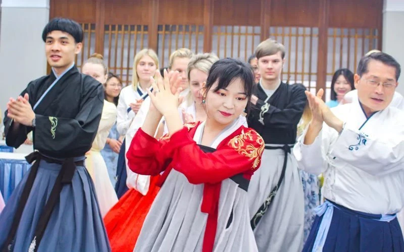 A Record of Overseas Students' Traditional Hanfu Experience-2