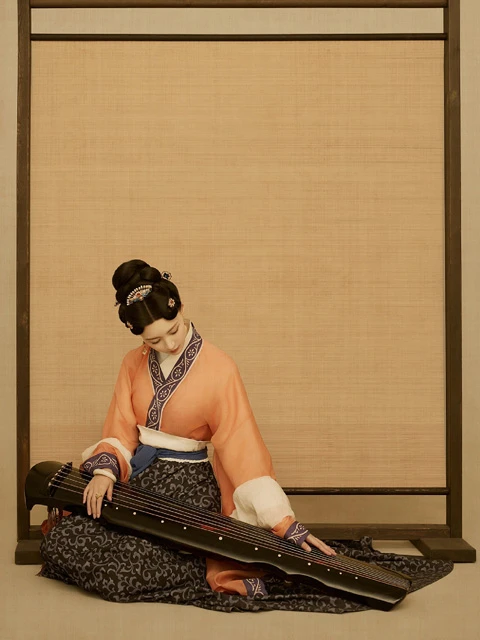 Featuring 9 Classic Chinese Instruments in Hanfu Photo Shoots-2