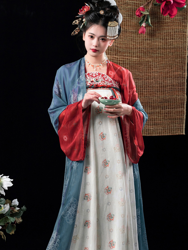 The Status and Role of Hanfu in Modern Life-2