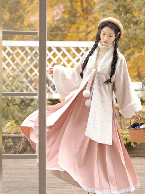 How to Make Red Hanfu Look Great in the New Year-6