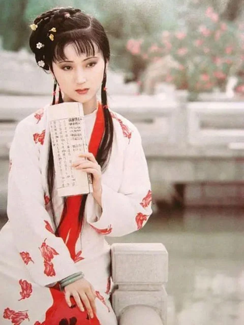 The Hanfu Aesthetics in the Dream of the Red Chamber (1987)-15