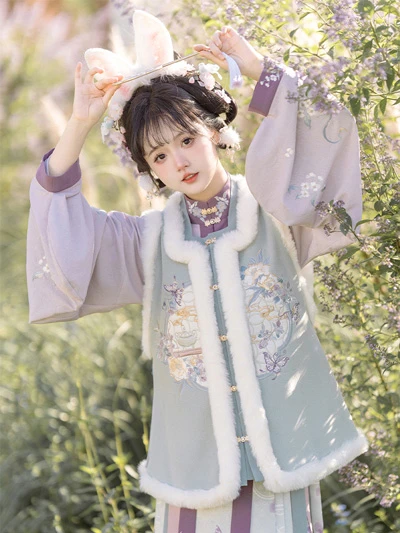 Hanfu Outfit Guide for the Lunar Year of the Rabbit-8