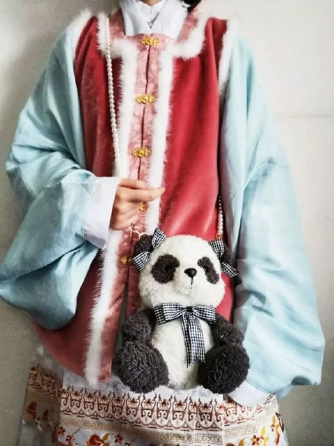 3 Easy Ways To Match Hanfu in Winter-10