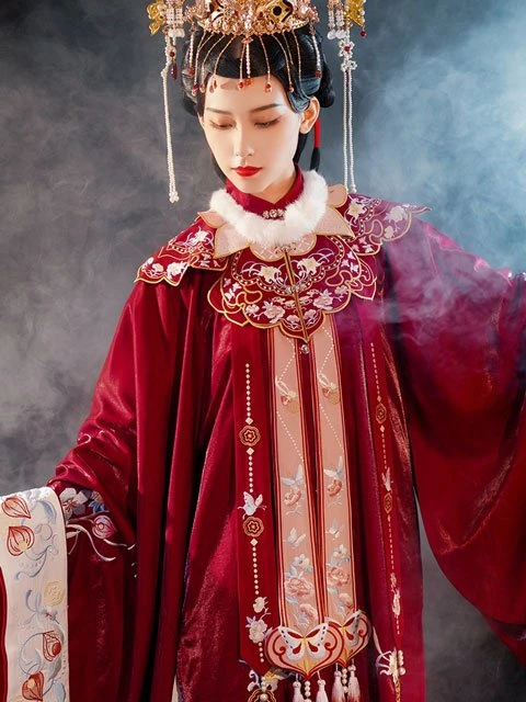 12 Latest Fashion Chinese Clothing Hanfu Styles in Runway-14