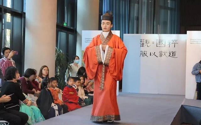 Hanfu Show: Guan · Guocui - Chinese Traditional Costumes-3