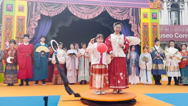 Traditional Hanfu Debuts at Venice Carnival-11