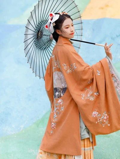 5 Recommended Girls Hanfu Suits for Chinese New Year-15