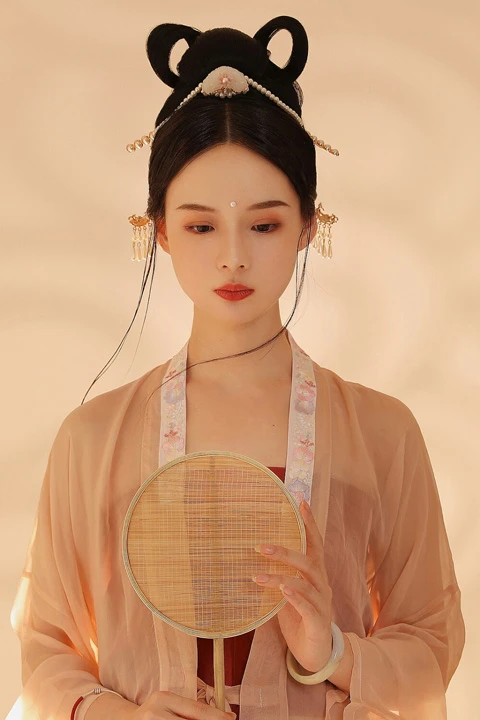 The Allure of Hanfu: An Introduction to the Traditional Dress of China-11