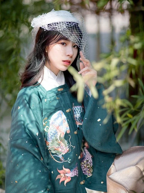 East Meets West - Hanfu Mix-Match Dressing Tips-6