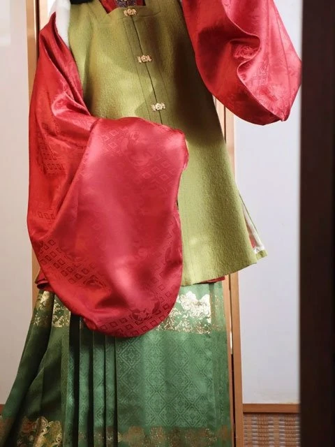 3 Easy Ways To Match Hanfu in Winter-1