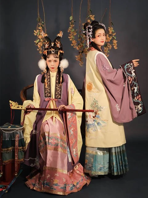 12 Latest Fashion Chinese Clothing Hanfu Styles in Runway-17