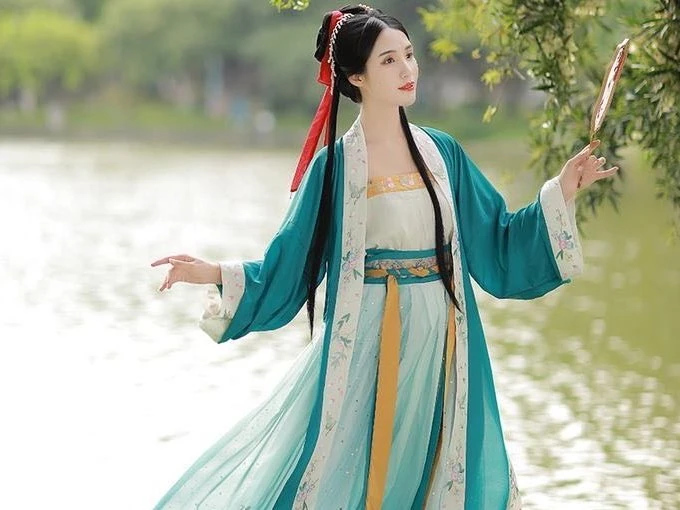 Which Attractive Girl's Chinese Tunic is Worth Buying?-4