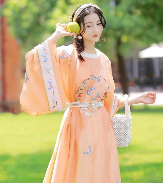 Combination of Traditional Hanfu and Western Elements 2020-3