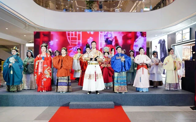 All You Want to Know About Hanfu & Tongpao Is Here-24