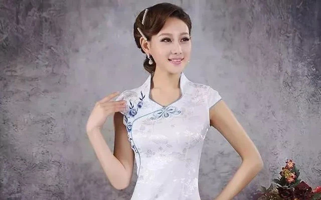 The Art of Cheongsam Collar: An Exploration of the Different Styles and Their Feature-25