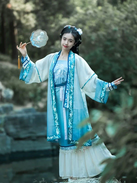 All You Want to Know About Hanfu & Tongpao Is Here-11