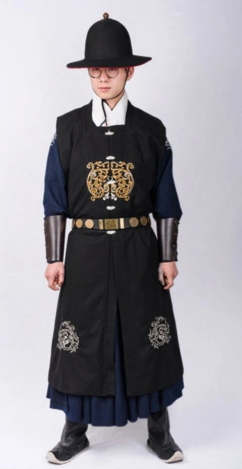 How do Men to Pick the Right Chinese Tunic Style?-5