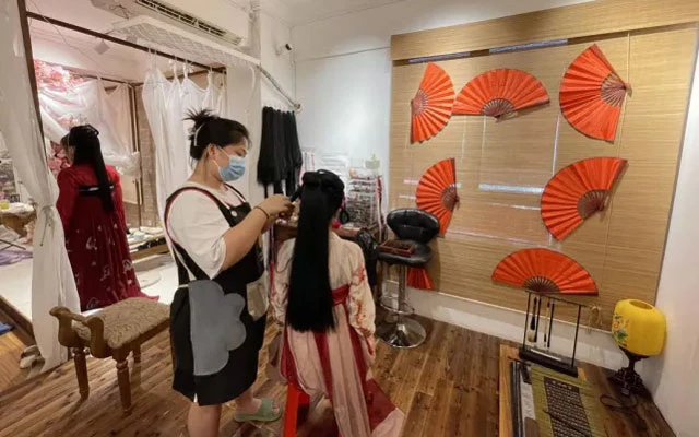 What is Professional Hanfu Stylist - A New Hanfu Career-9