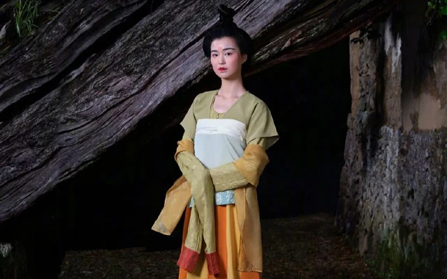 Stunning! How Fashion Magazine Revives Ancient Chinese Costume-22