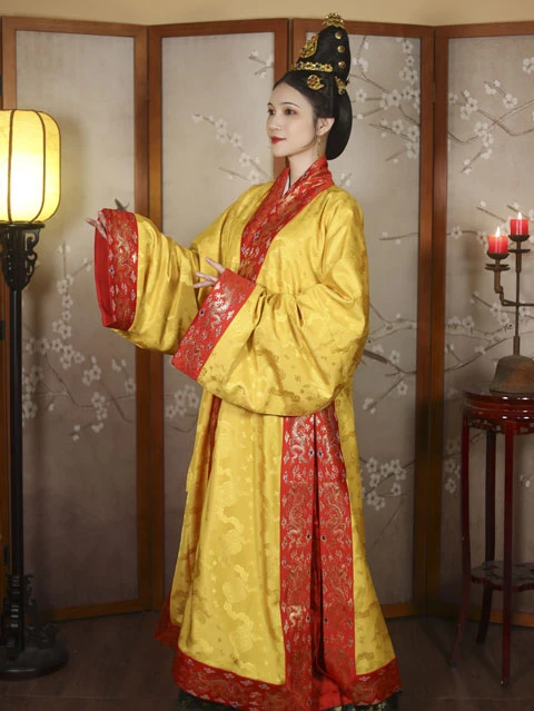 Insisted on Restoring the Traditional Hanfu Form - She Did for Ten Years-6