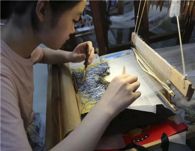 Chinese Traditional Silk Artwork - Kesi Weaving Technique-18