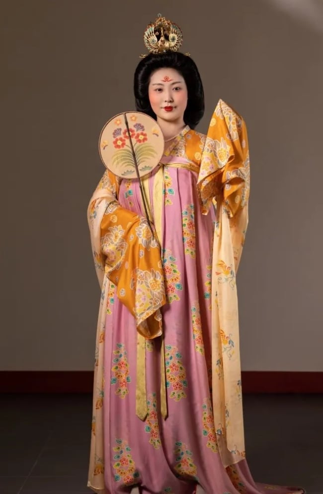 The Gorgeous Beauty Of Mid Tang Dynasty Dress-2