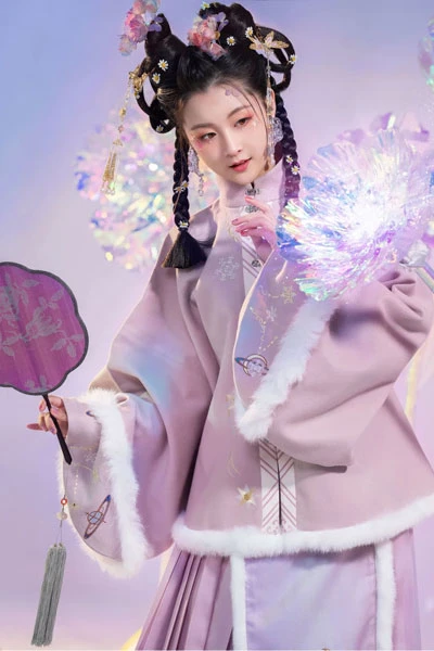 3 Colorful Winter Hanfu Wearing Styling for You-2