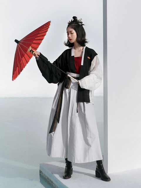 4 Unique Hanfu Inspired Suit for Everyday Wear-4