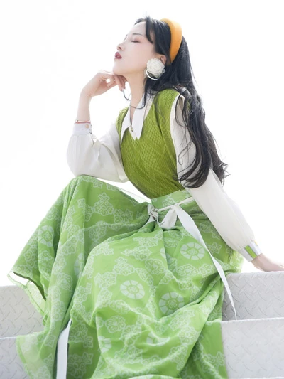 How to Choose Green Hanfu Clothing for Your Spring-17