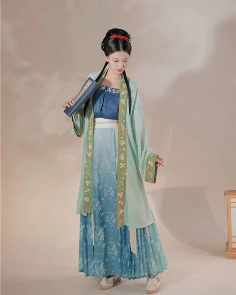 How to Choose Hanfu in Spring-12